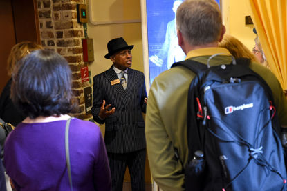Picture of Guided Tour and Cocktail Experience at the APM